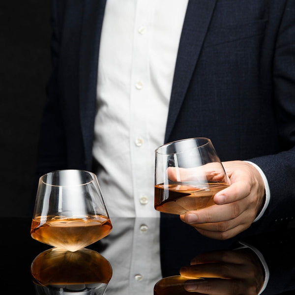 The Wine Savant Diamond Whiskey Decanter l With 2 Diamond Glasses Decanter Set, Diamond Wine Glass Holding Base With 2 Diamond Glasses Liquor, Scotch, Rum, Bourbon, Vodka, Tequila