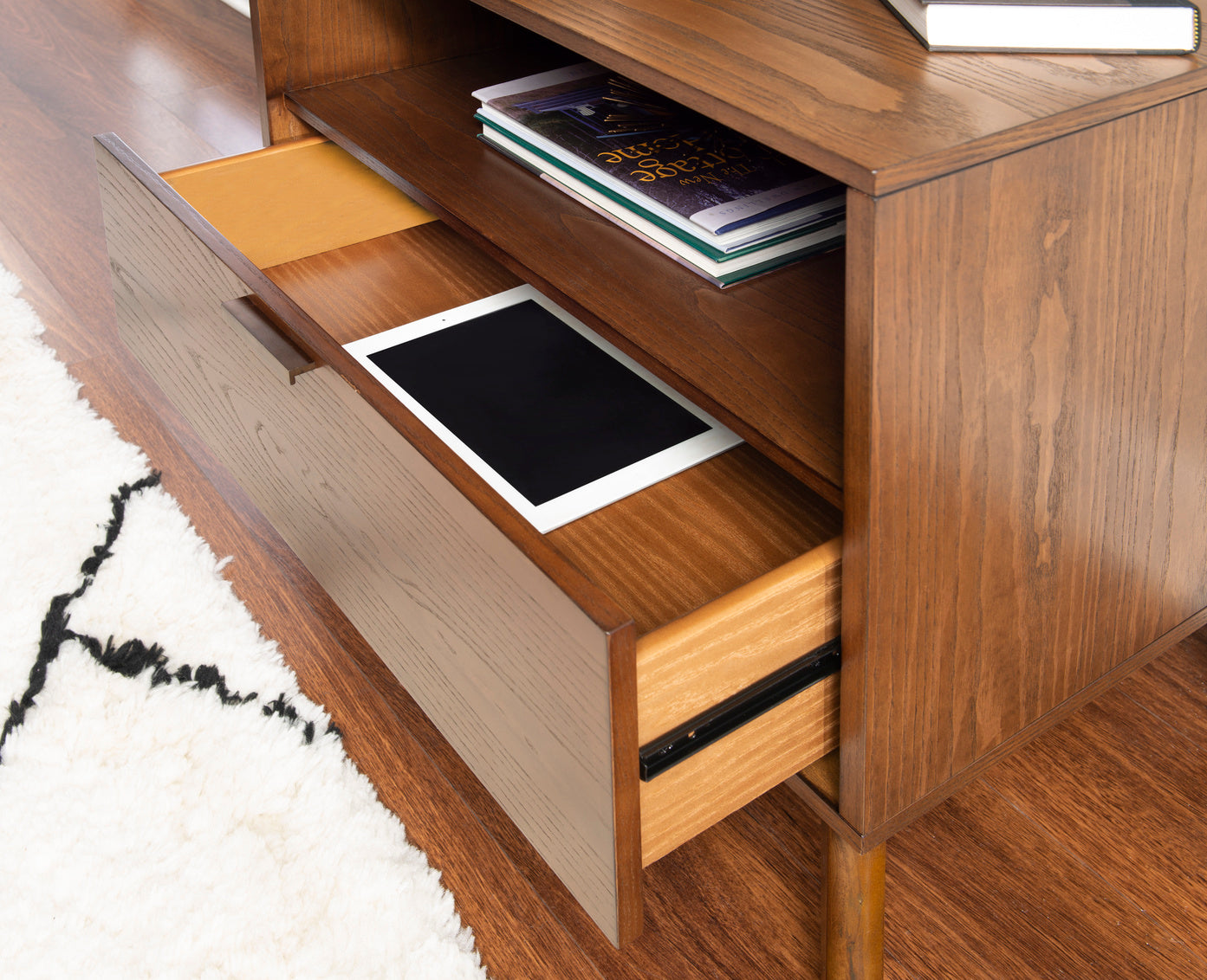 HUDSON MEDIUM BROWN 1 DRAWER NIGHTSTAND