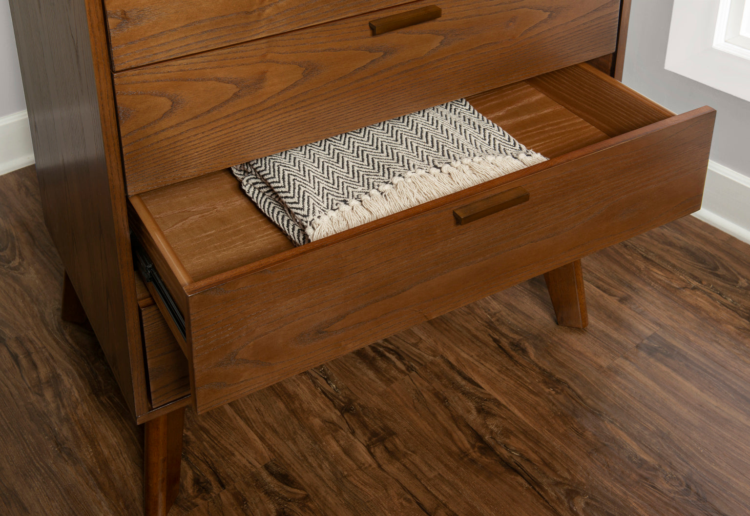 HUDSON MEDIUM BROWN 4 DRAWER CHEST