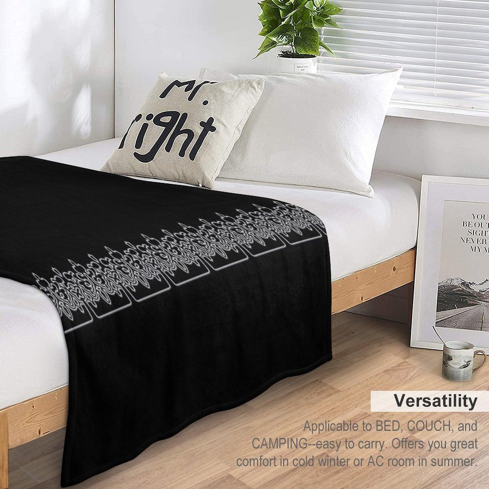 Nier Automata - 2B's Dress Throw Blanket