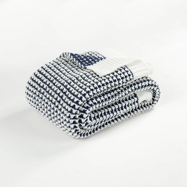 Chic And Soft Knitted Throw