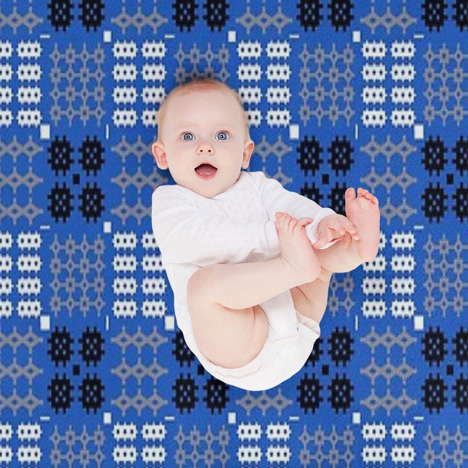 Welsh Tapestry Pattern, Carthen Cymraeg, Cymreig (blue) Gift-ready Throw Blanket