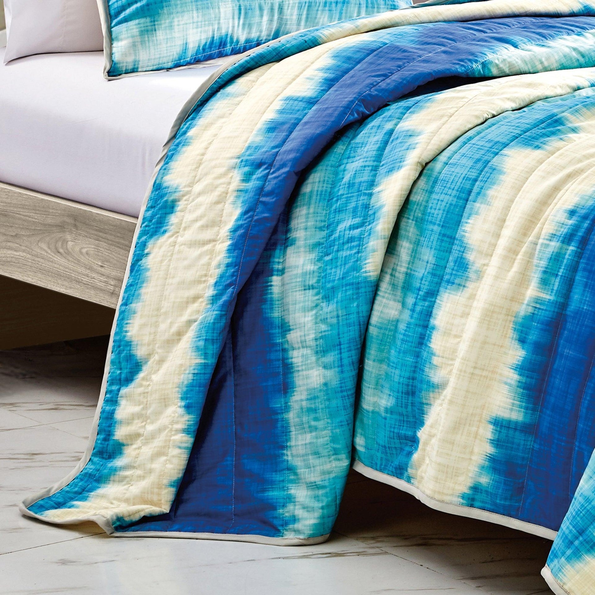 Reversible 3-Piece Tie-Dye Bedspread Set - Quilted Coverlet with Pillow Shams