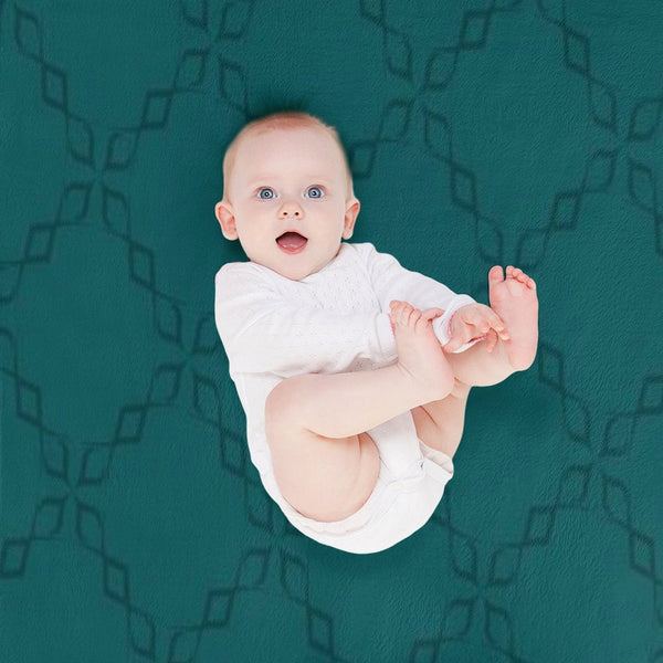 Blue Mixed Green Background Circle Chain All-season Throw Blanket