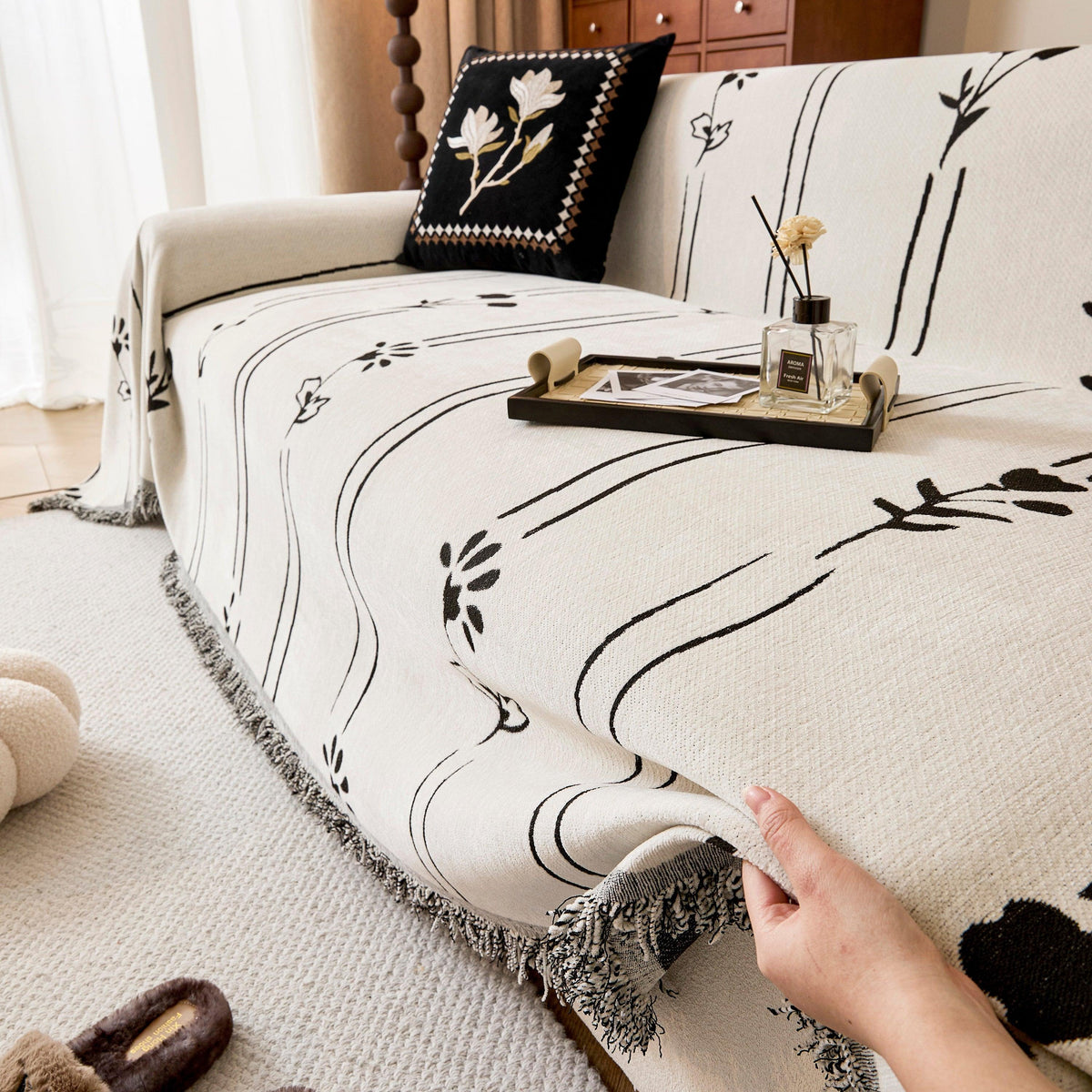 Chenille Jacquard Sofa Throw Cover with Tassel Soft Thick Couch Protector Blanket