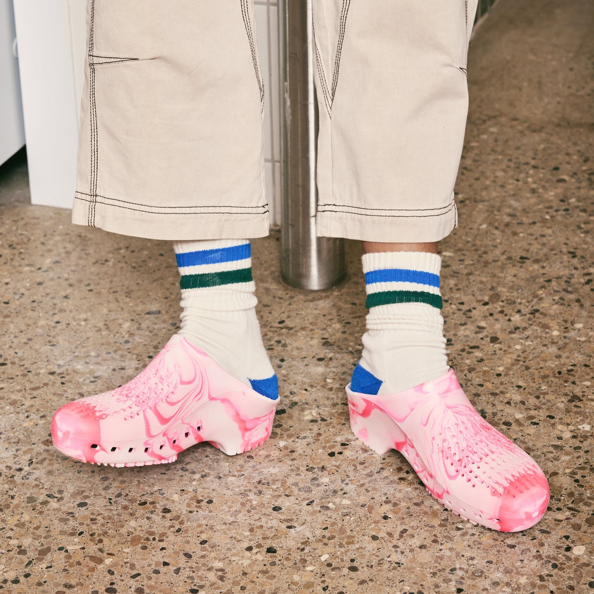 Calzuro Classic With Holes Pink/White