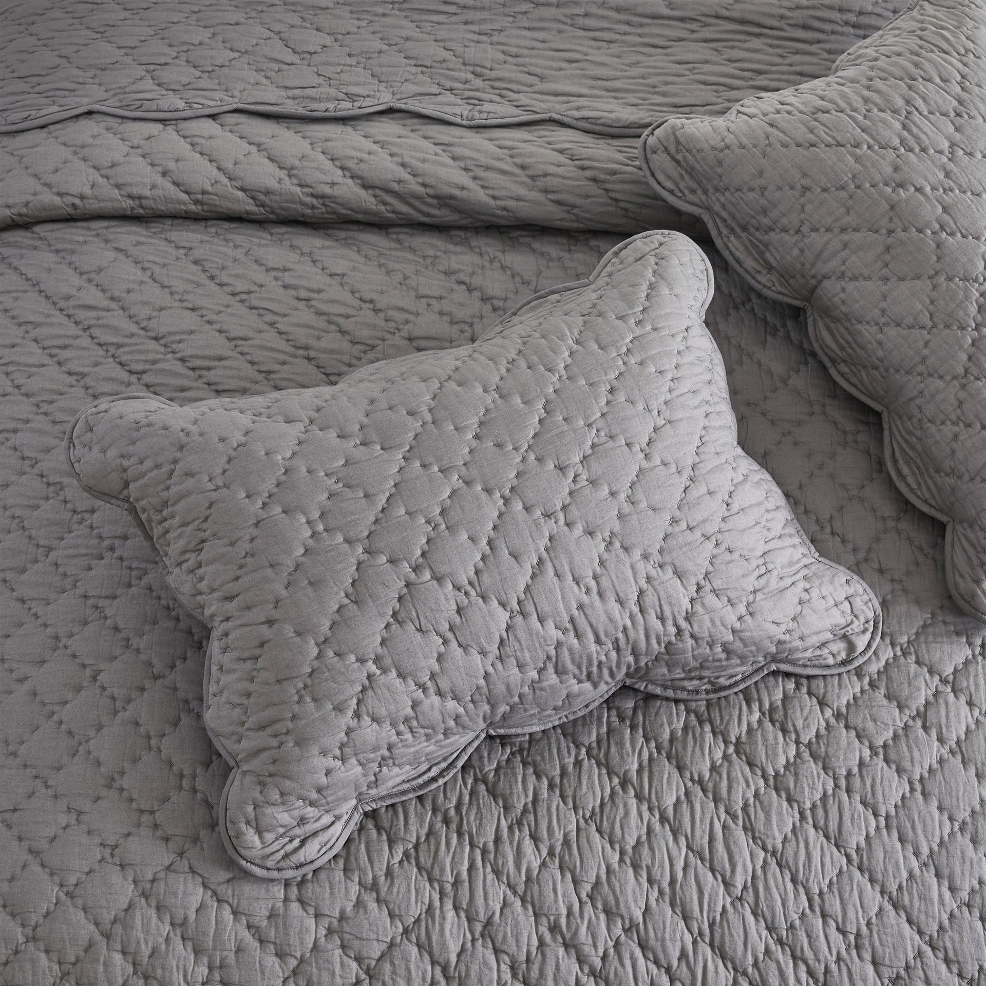 Diamond Scallop Cotton Voile Hand Stitched Quilt Set