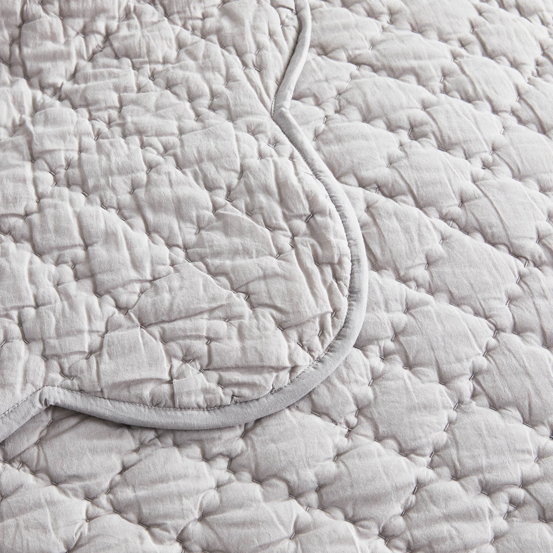 Diamond Scallop Cotton Voile Hand Stitched Quilt Set