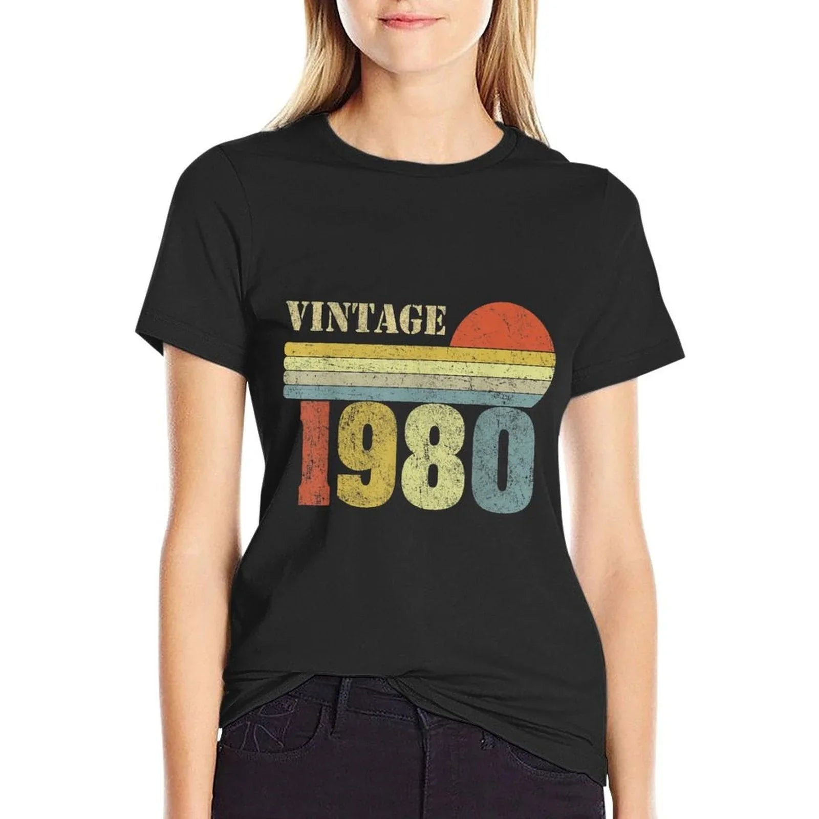 1980 40th Birthday Gift Vintage Retro Men Women 40 Years Old  Moisture-wicking T-Shirt