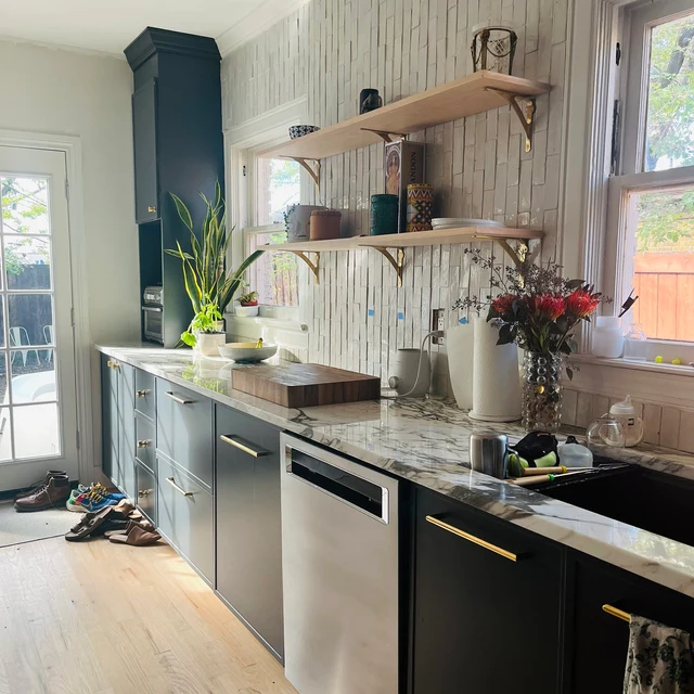 Classic Shelf Bracket - Brass Brushed