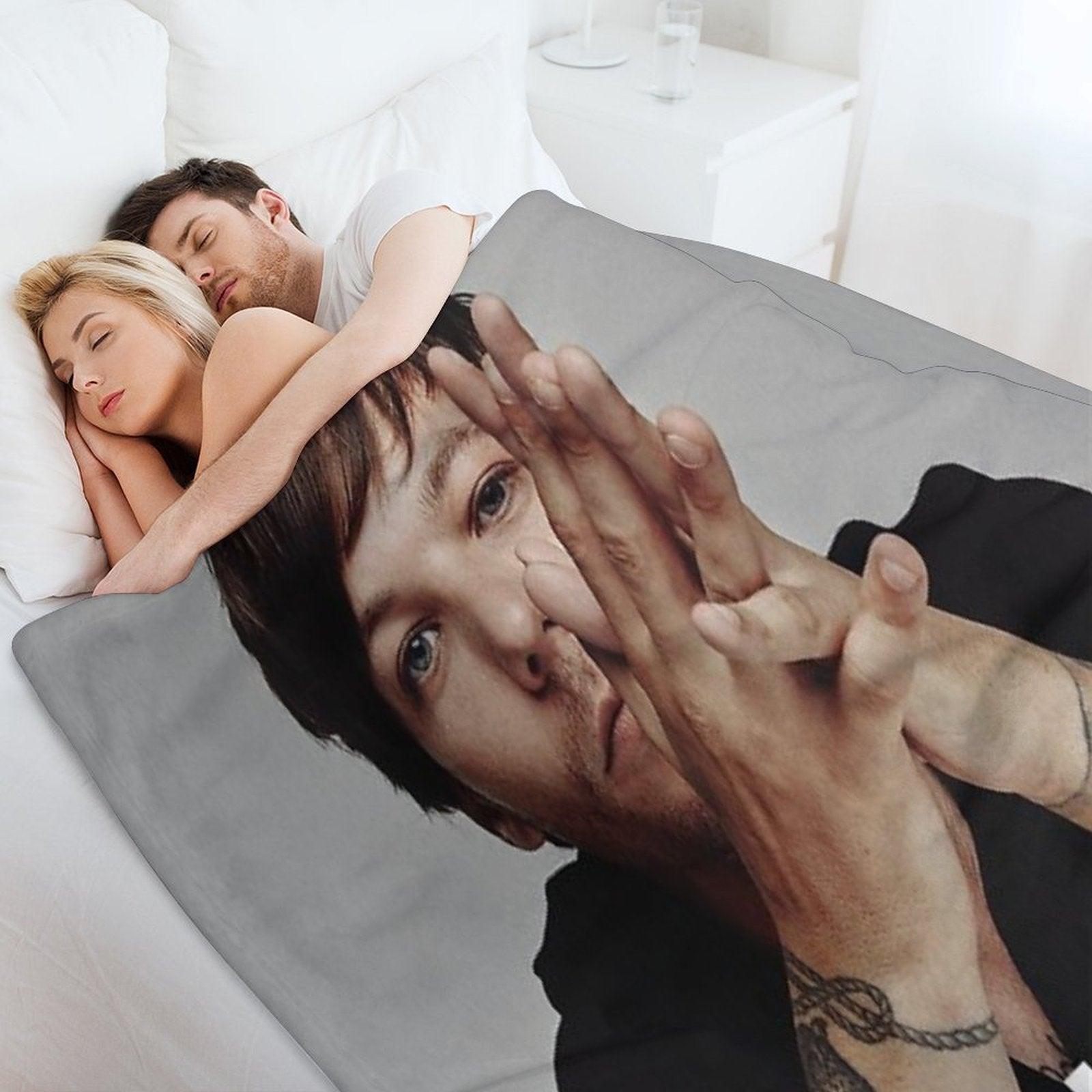 Gadjah New Tomlinson Walls American Tour 2020 Throw Blanket
