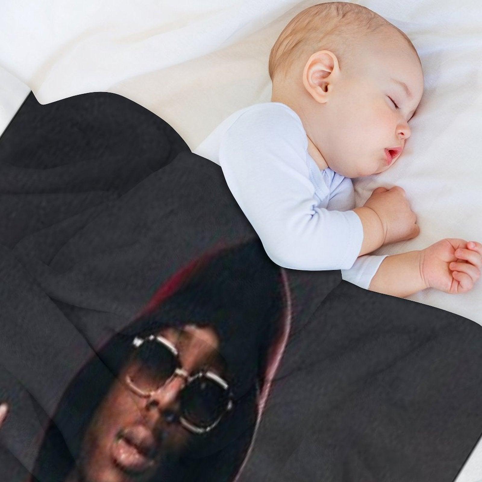 Ninho Throw Blanket