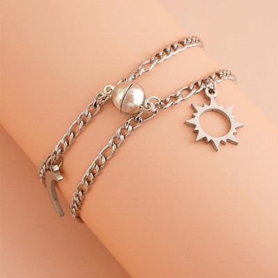 2pcs / Set Elegant Stainless Steel Sun Moon Couple Bracelet Magnet Attracts Jewelry Magnetic Couple Bracelets Set Sliver Chain Bracelet Luxury Heart Bracelet Promise Couples Bracelets For Women Men