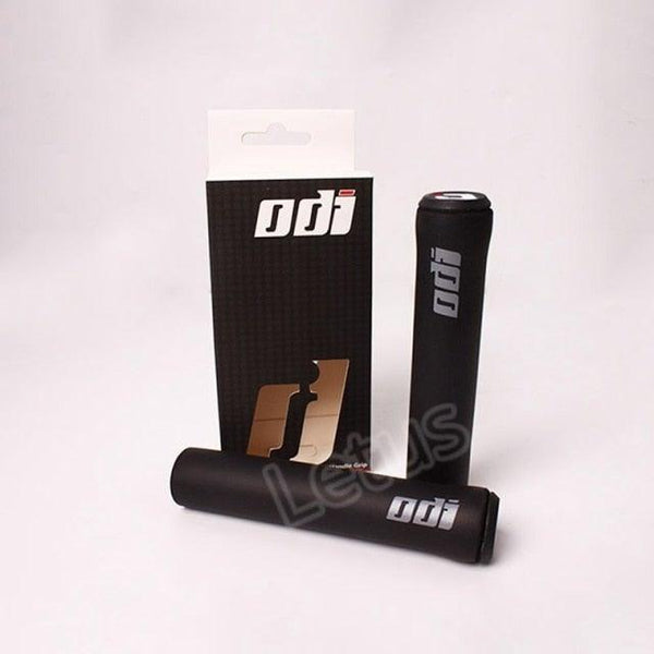 2PCS Silicone Bicycle Handlebar Grips Anti-Slip Shock-Asorbing Mountain Bike Handlebar Grip Silica Gel Super Light Anti-Skid Shock-Proof Handle Bar Locking Grips Cycling Grips