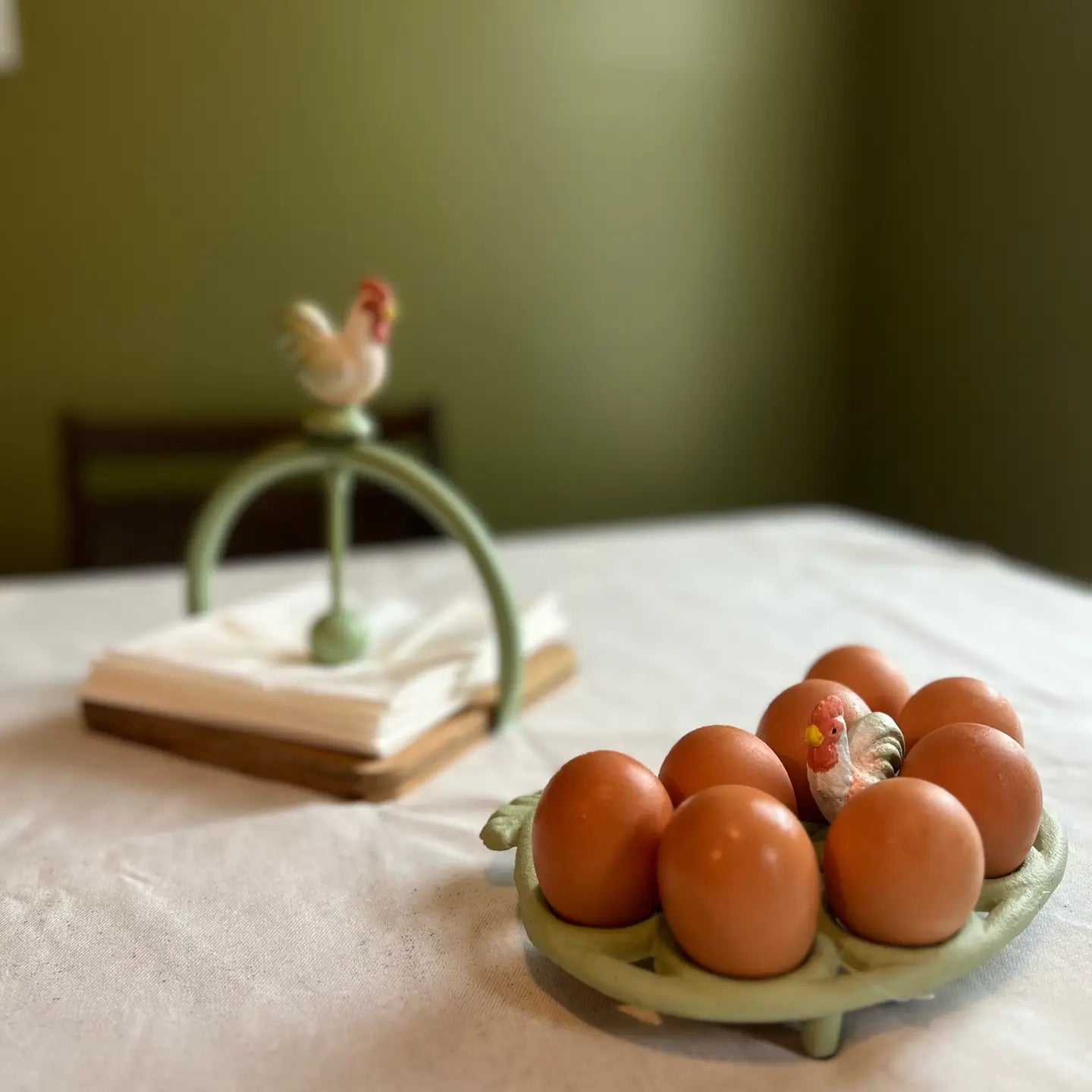 IRON EGG HOLDER