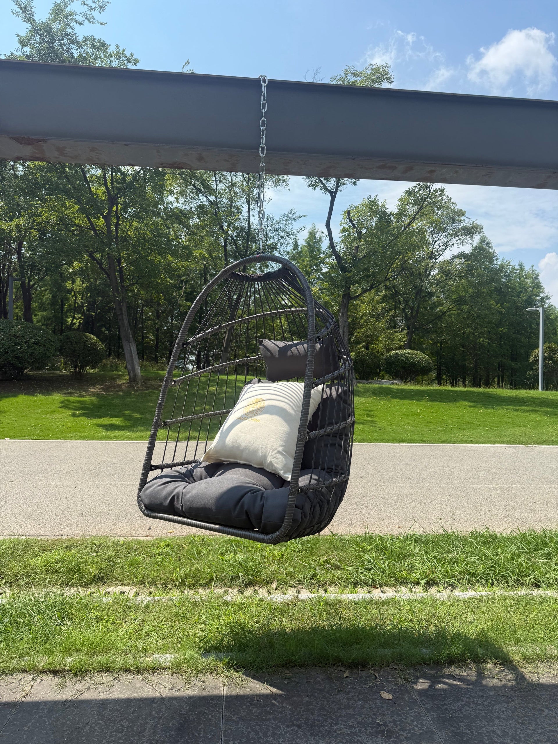 Outdoor Garden Rattan Egg Swing Hanging Chair PE Wicker Hanging Chair for Outdoor Patio