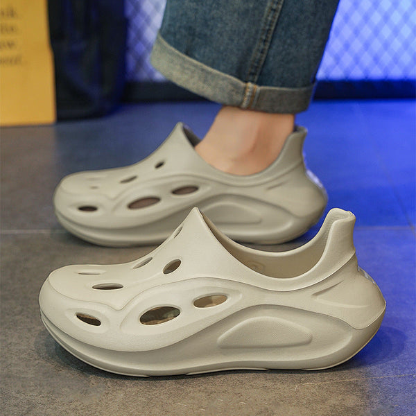 Soft soled toe hole slippers with simple breathable and comfortable fit for beach sandals