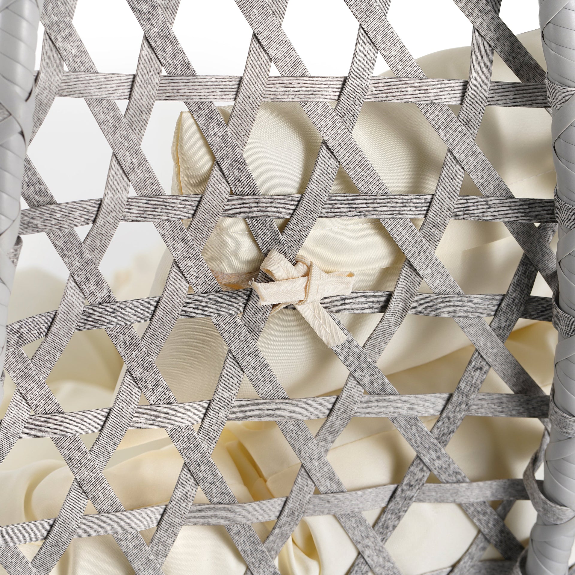 Versatile Hanging Egg Chair for Indoor and Outdoor Use — Comfortable Relaxing Seat