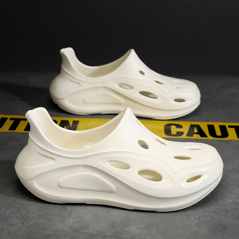 Soft soled toe hole slippers with simple breathable and comfortable fit for beach sandals