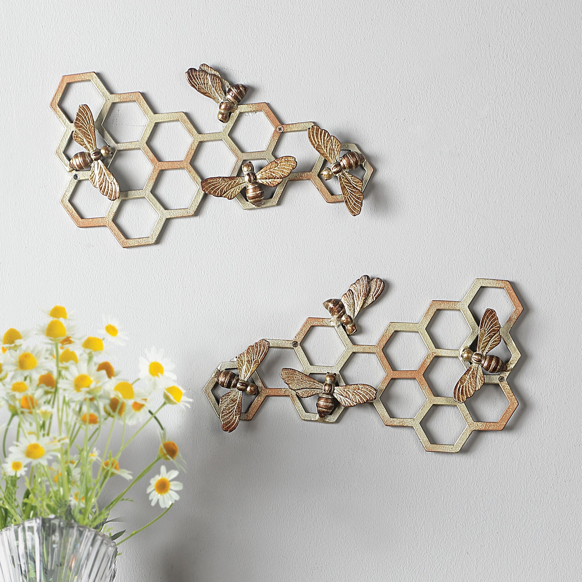 Honeycomb and Bee Wall Plaque Set