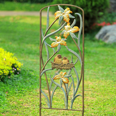 Wide Lovebirds in Nest Trellis (Spikes 6.25