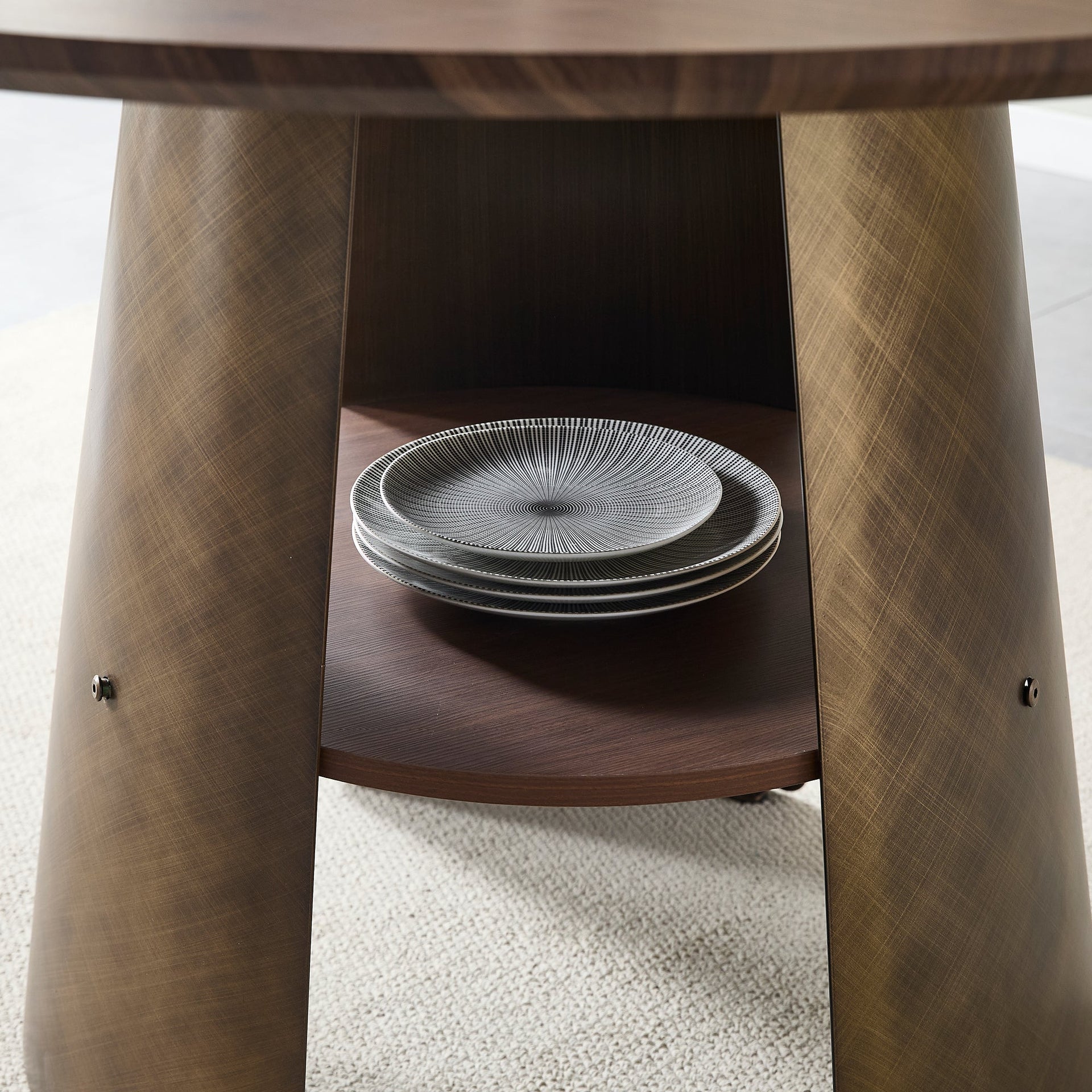 47.25 Inch  Retro Style Round Dining Table