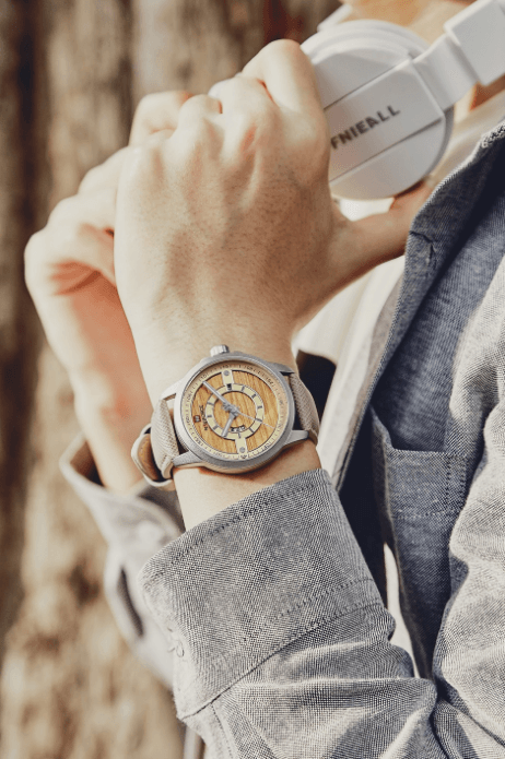 Men's Waterproof Business Style Watch With Unique  Backgrounds Luxury Design Perfect Gift For Him