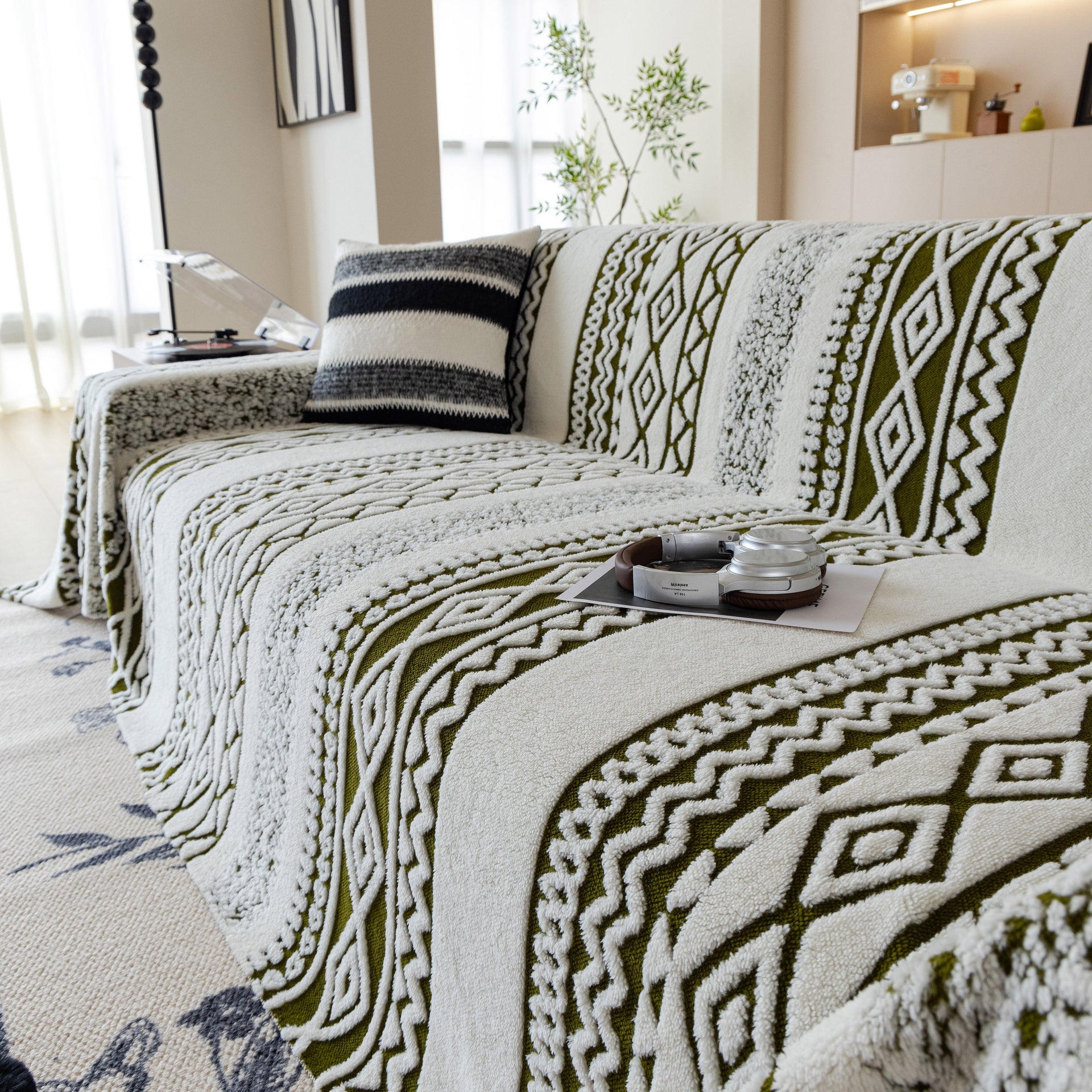 Bohemian Tufted Sofa Cover, Plush Fleece Throw Blanket with 3D Woven Aztec Stripes