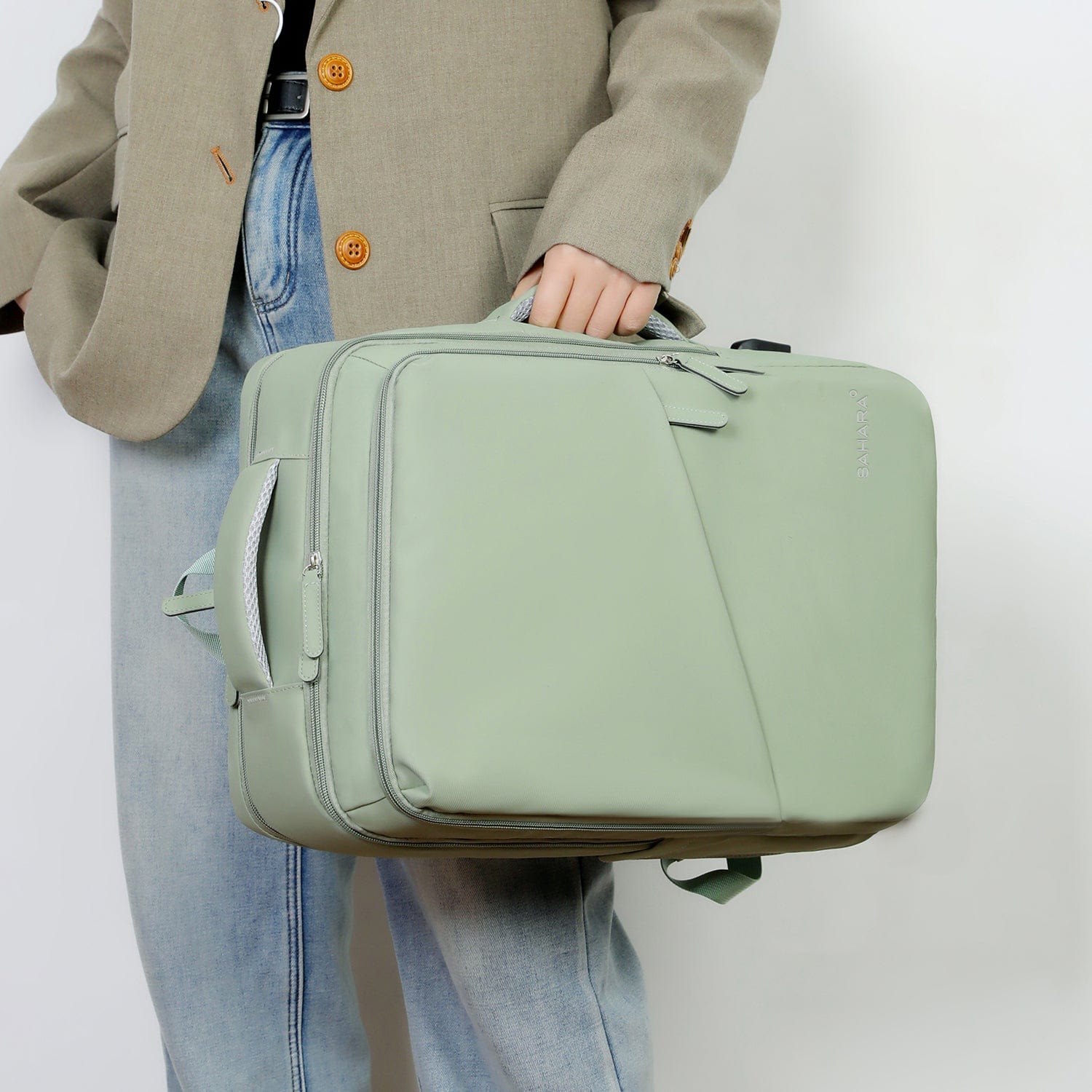 Multi-Pocket USB Travel Backpack — Voyager Travel Max - Laptops up to 16