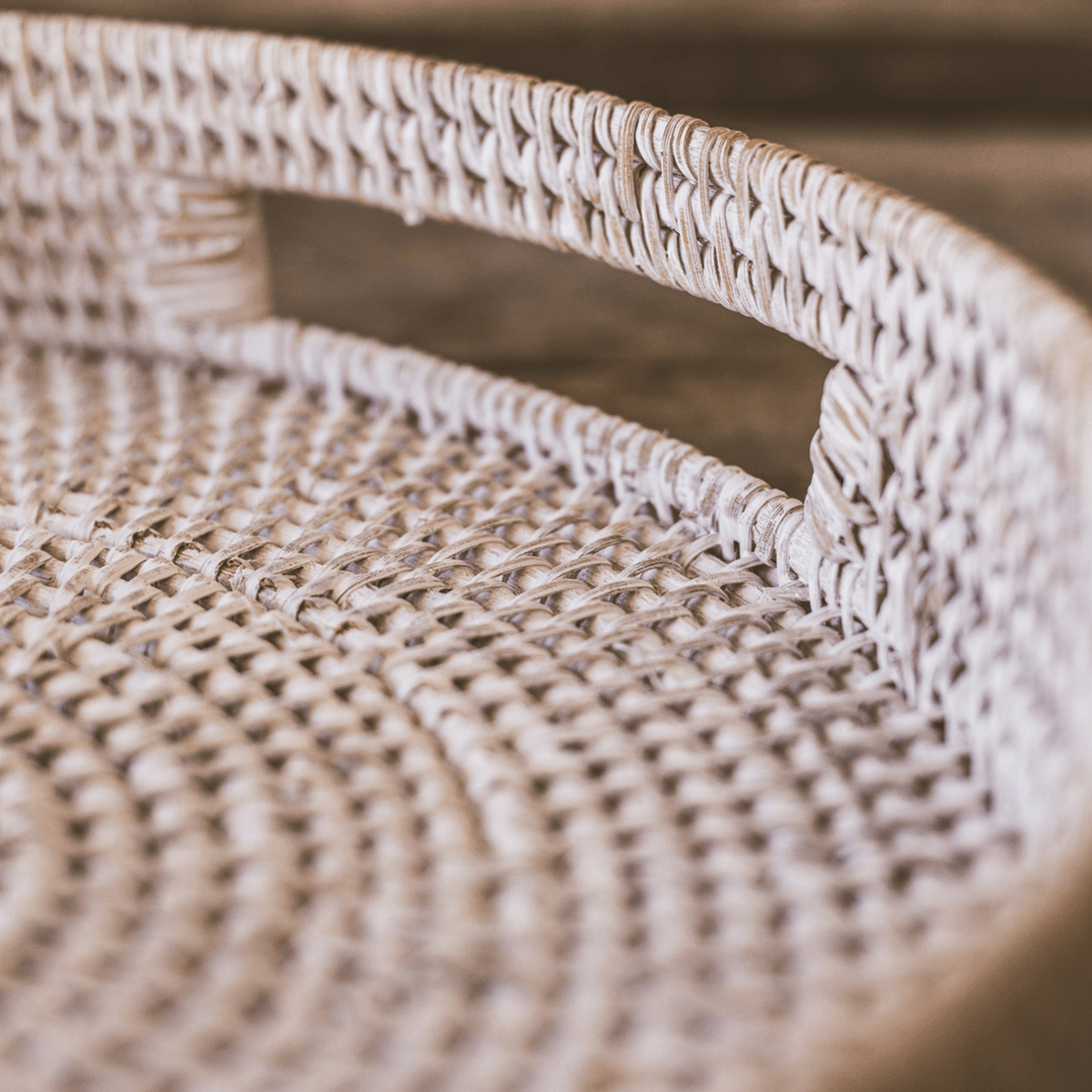 404 Round Rattan Tray — Decorative White Woven Tray for Coffee Table & Home