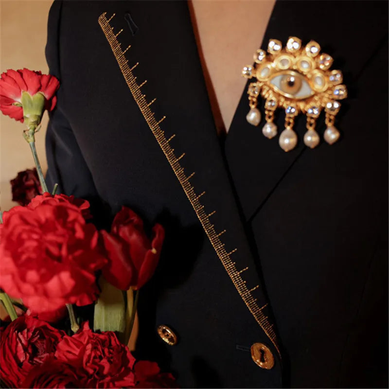 New Exaggerated Devil's Eye Brooch Baroque Pearl Tassel for Men Women Unisex Pin Jewelry European And American Vintage