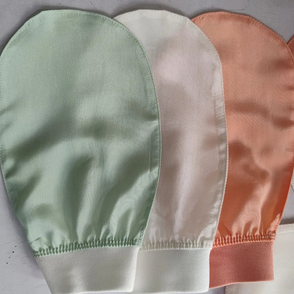 Silk exfoliating face wash and beauty towel, soft and exfoliating, bath and scrubbing, silk bath and face wash gloves