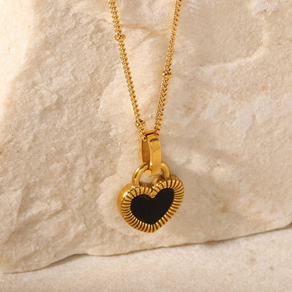 Contrast Heart Pendant Necklace