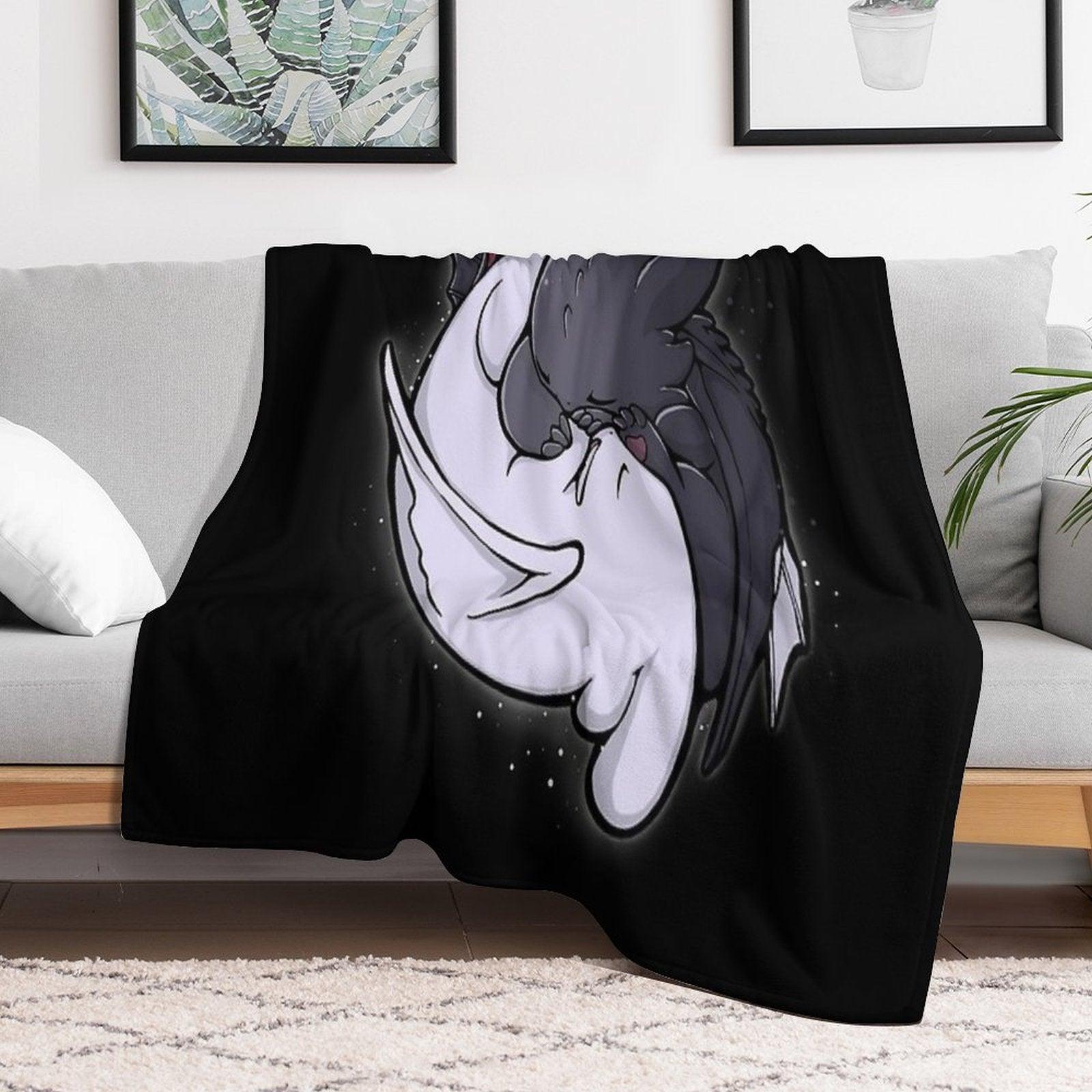 Toothless And Light Fury Hugging Throw Blanket