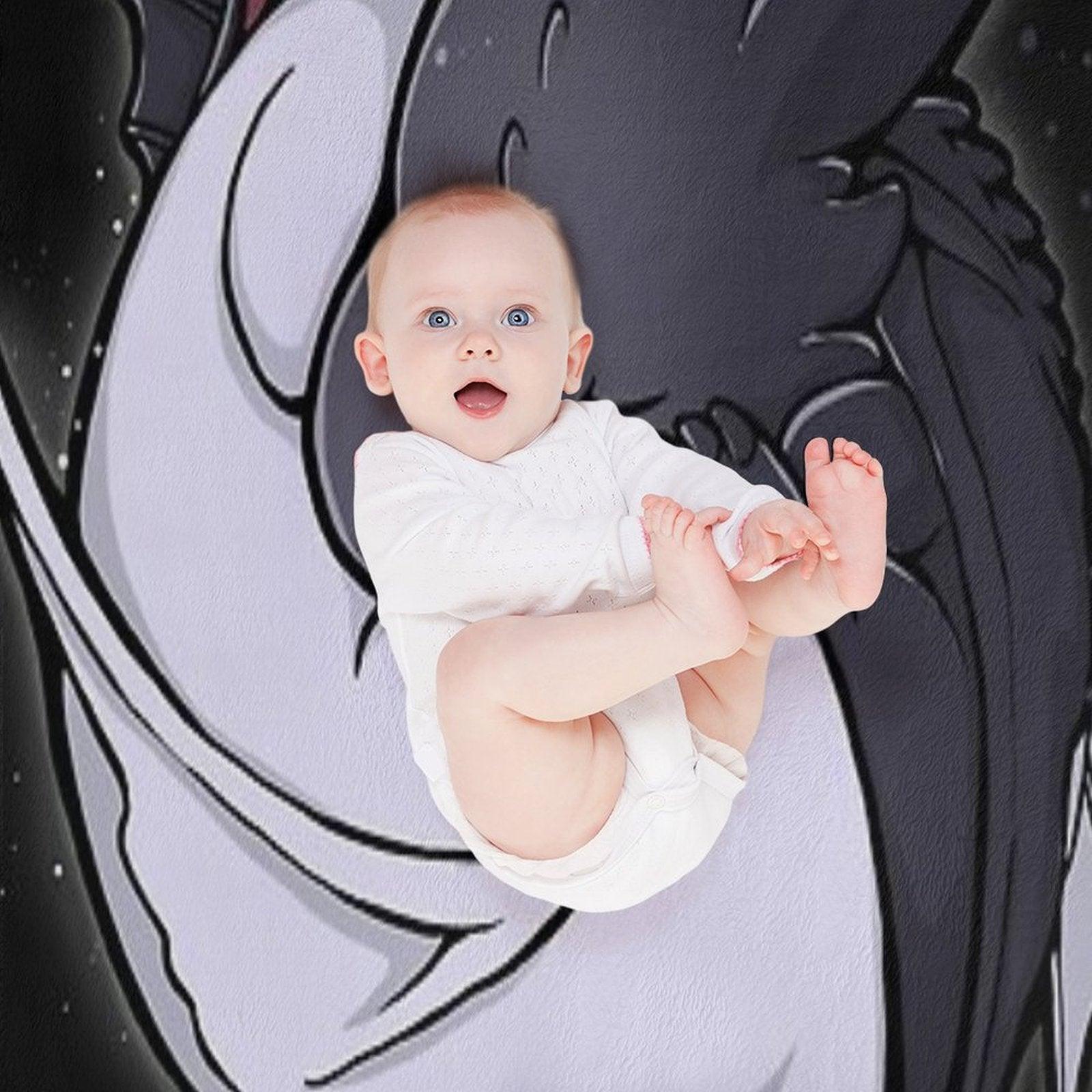 Toothless And Light Fury Hugging Throw Blanket