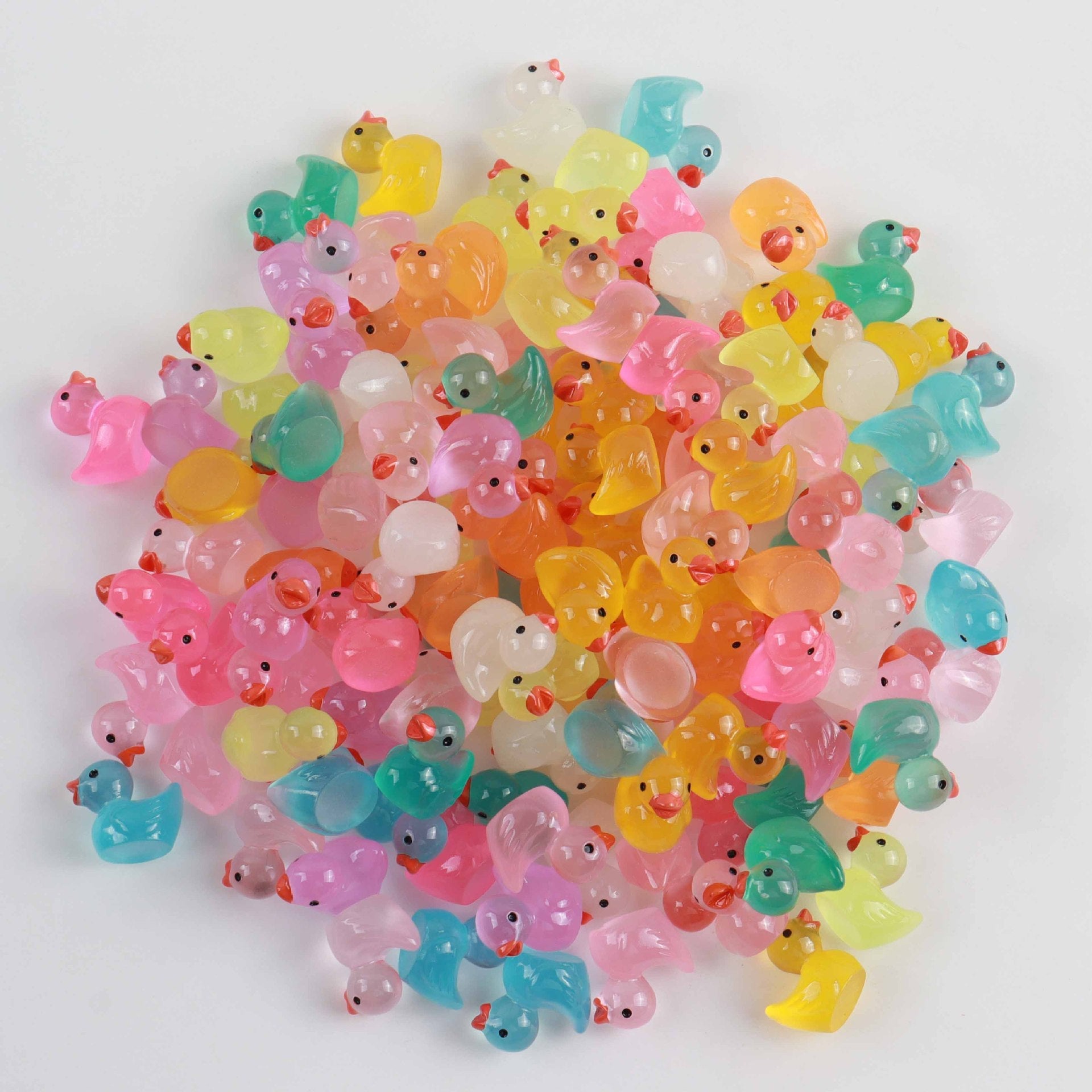 Resin luminous cartoon three-dimensional cute cartoon duck DIY car ornament keychain micro landscape hair clip decoration