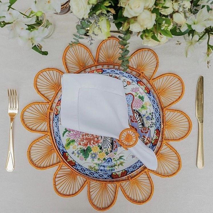 Sunray Scalloped Handwoven Iraca Placemat