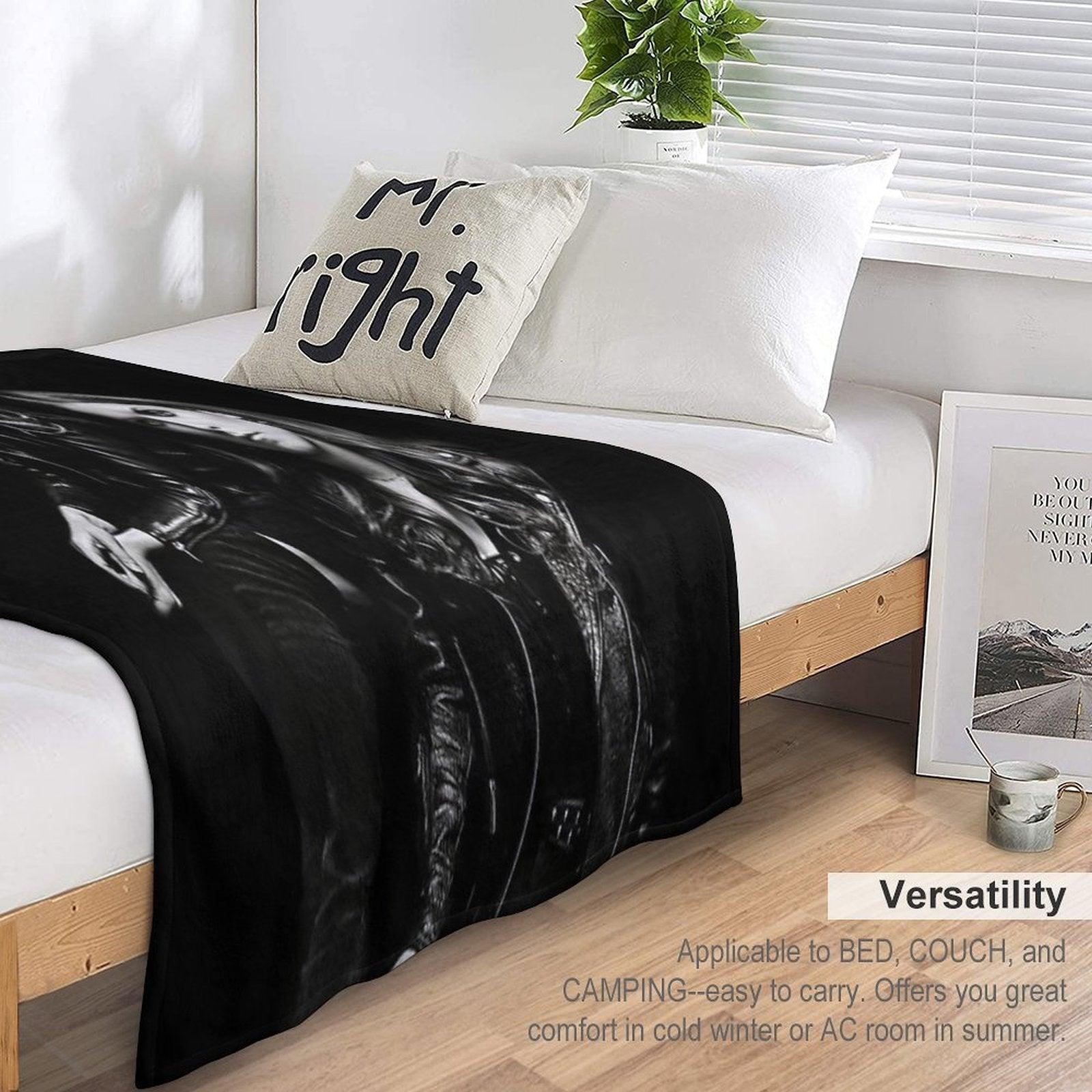 Bechloe PP3 Black BG Throw Blanket