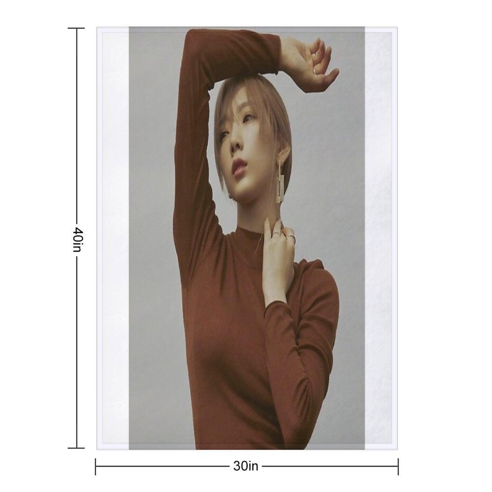 GIRLS GENERATION TAEYEON PURPOSE Throw Blanket
