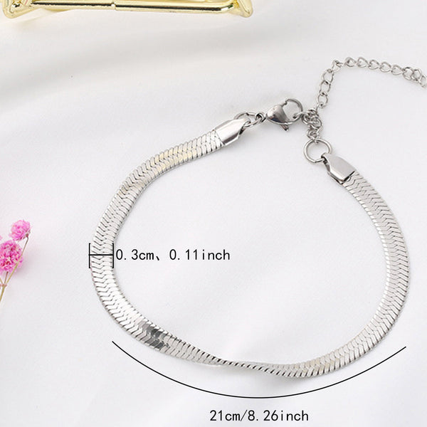 Simple and versatile blade chain bracelet for women with heart pendant bracelet