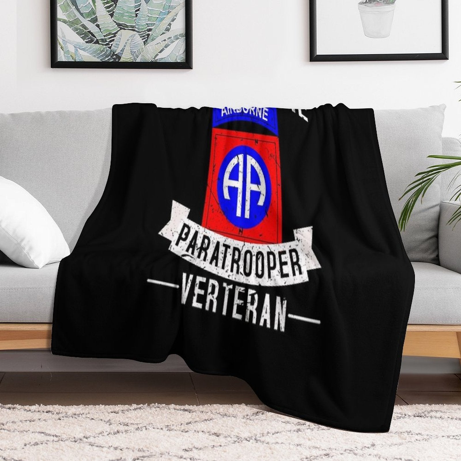 82nd Airborne Division Paratrooper Army Veteran Shrink-resistant Throw Blanket