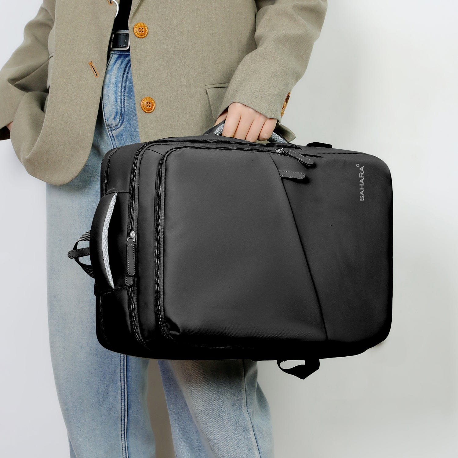 Multi-Pocket USB Travel Backpack — Voyager Travel Max - Laptops up to 16