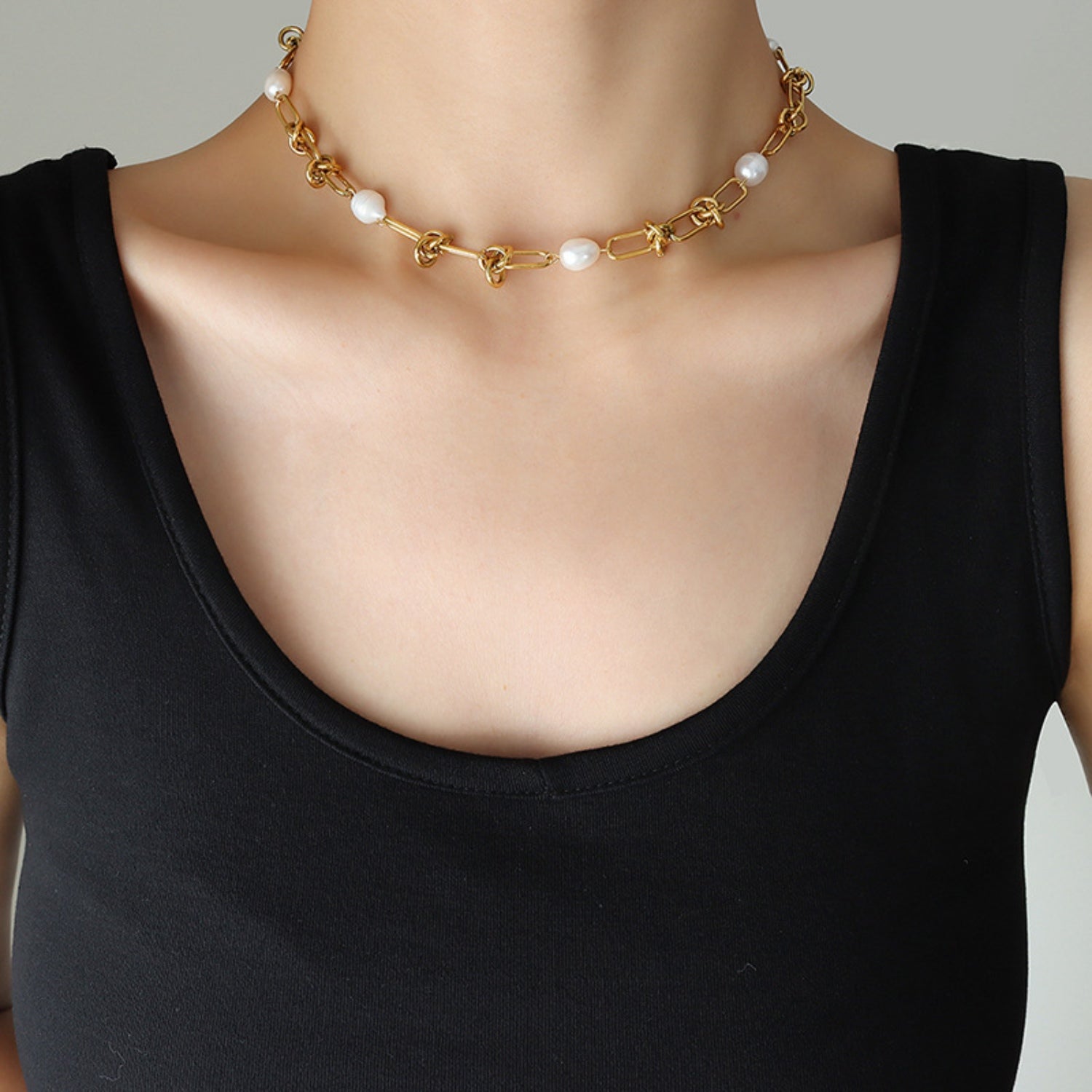 Pearl Gold Knots Chain Necklace