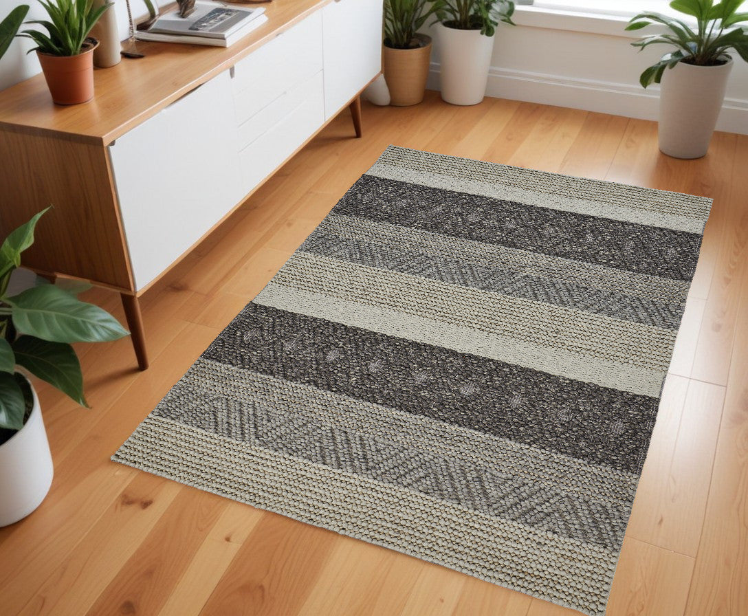 2' X 3' Gray Wool Floral Hand Woven Area Rug