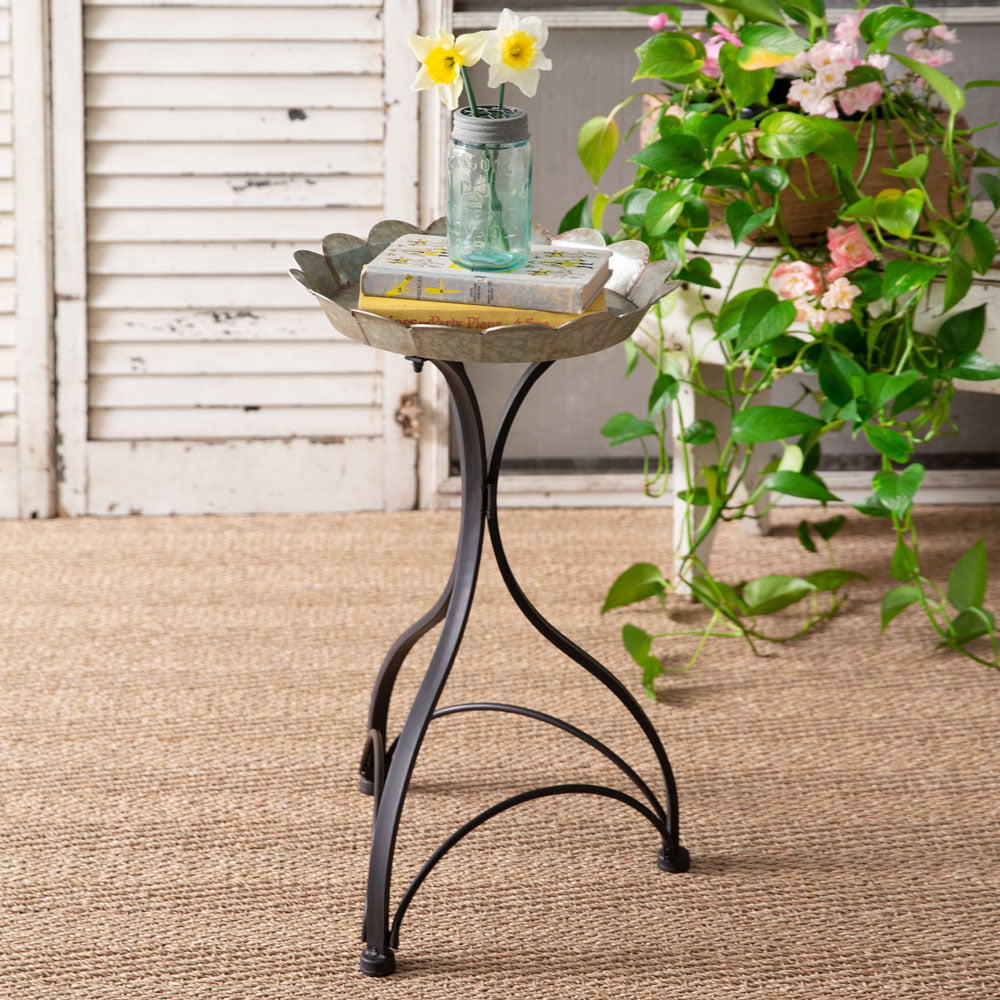 25''H Fluted Garden Stand