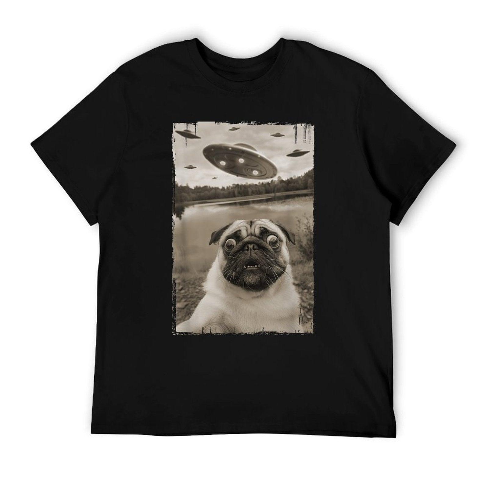 Vintage Pug UFO Encounters - Funny UFO And Pug Selfie T-Shirt