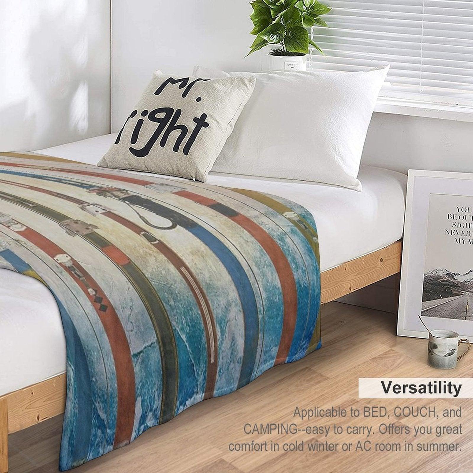 Skiing Sets Vintage Throw Blanket