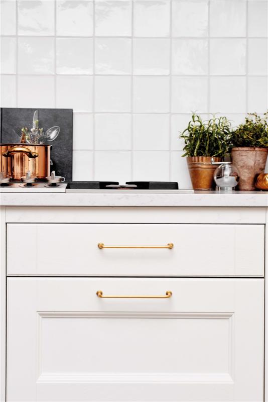 Unlacquered Brass 