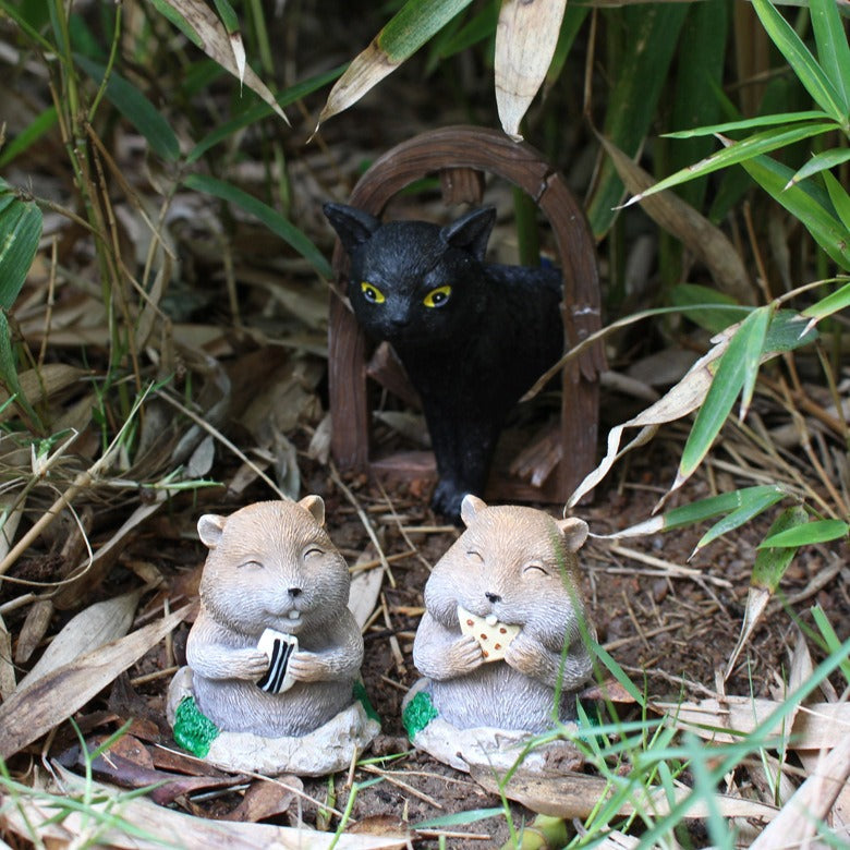 Cat and mole gardening decorative resin ornaments