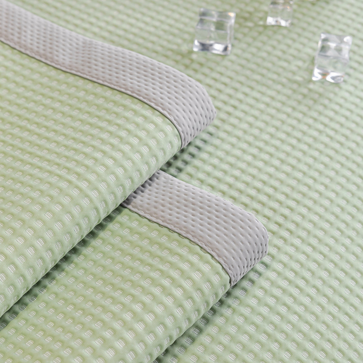 Non-Slip Cooling Breathable Couch Protector Towel, Lightweight Slipcover for Sofas